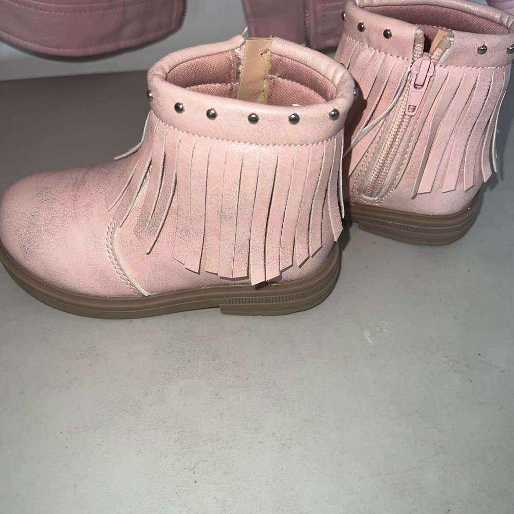 Like new (worn once) pink with grey shimmer baby girl toddler boots size7